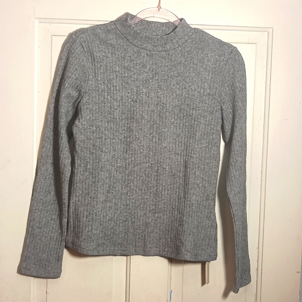 NWT ribbed mock turtleneck